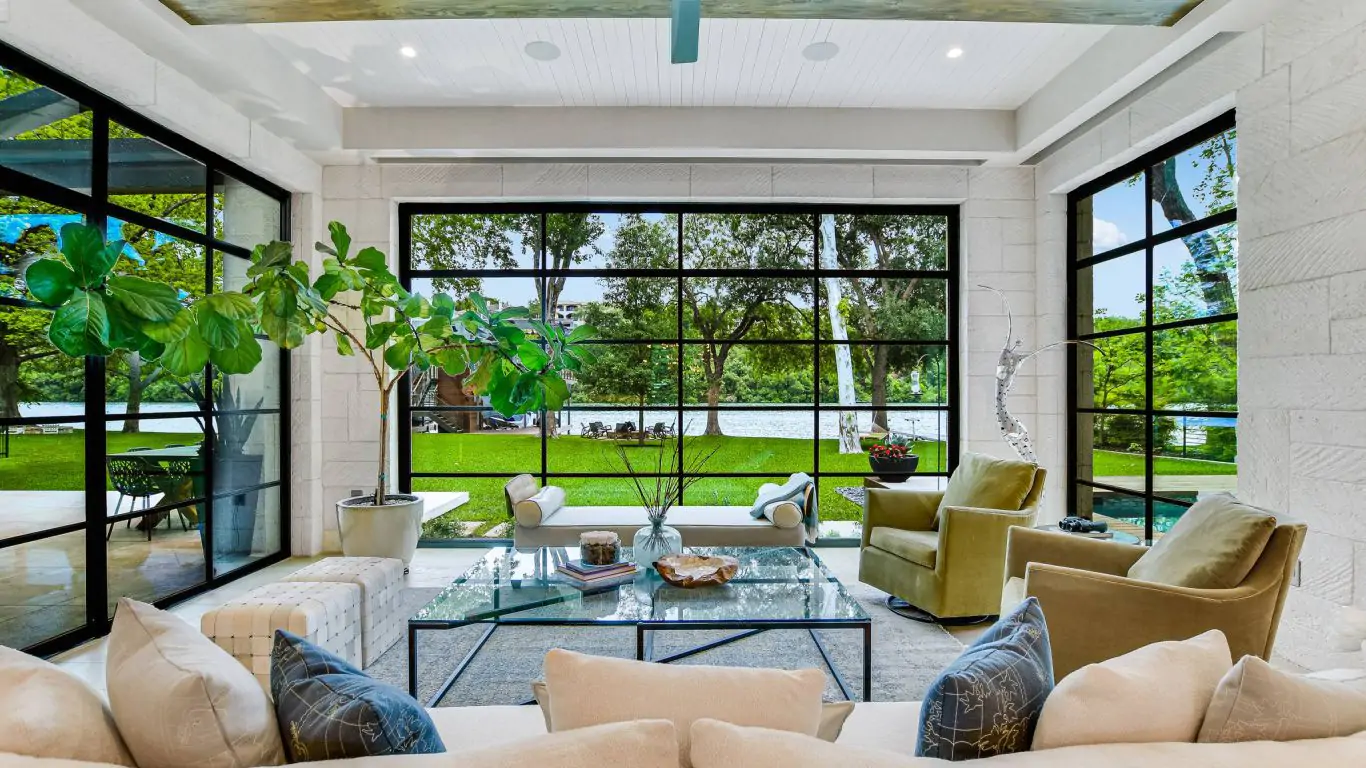 Villa Viona | Austin