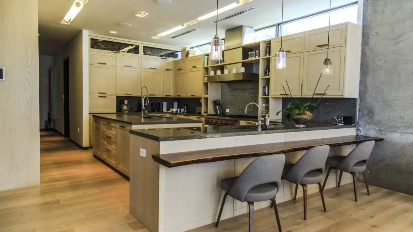 Villa Izzy | Miami