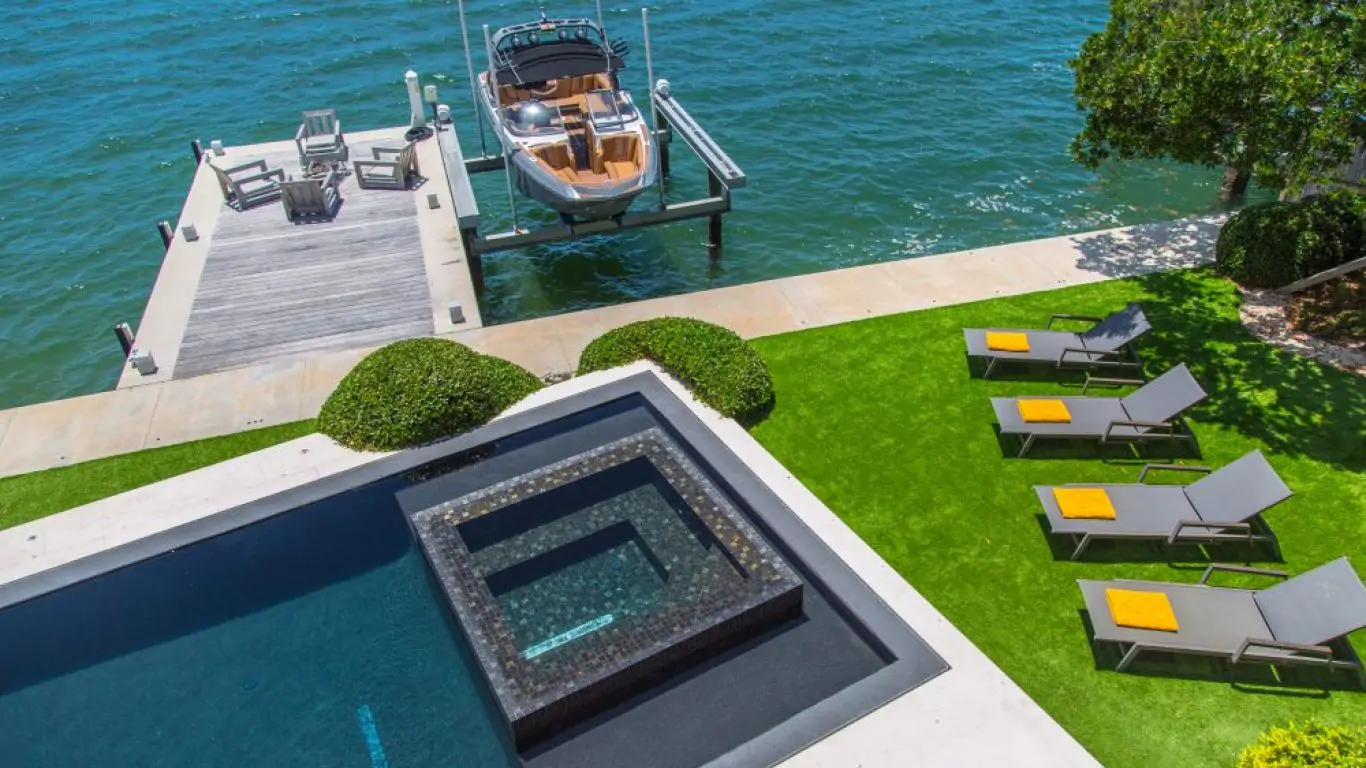 Villa Izzy | Miami