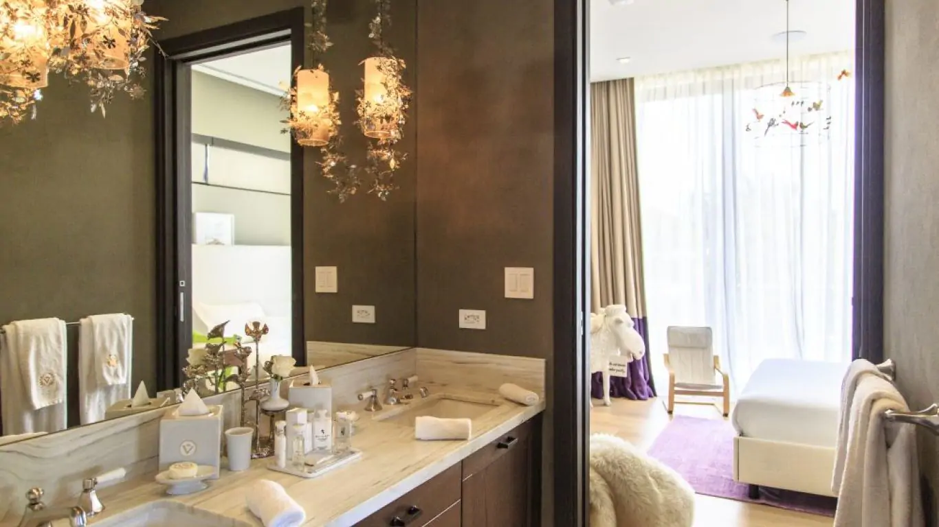 Villa Izzy | Miami