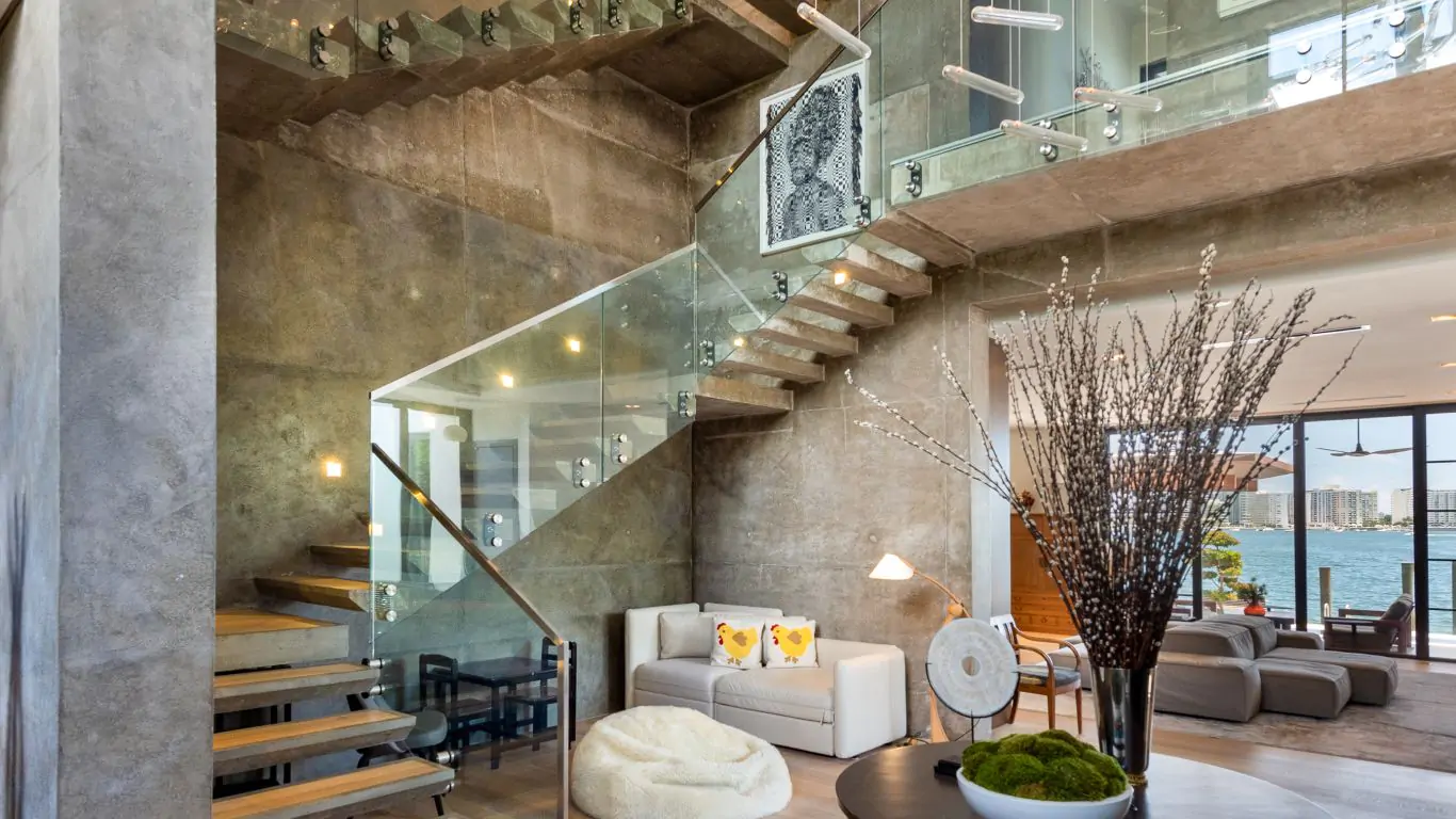 Villa Izzy | Miami
