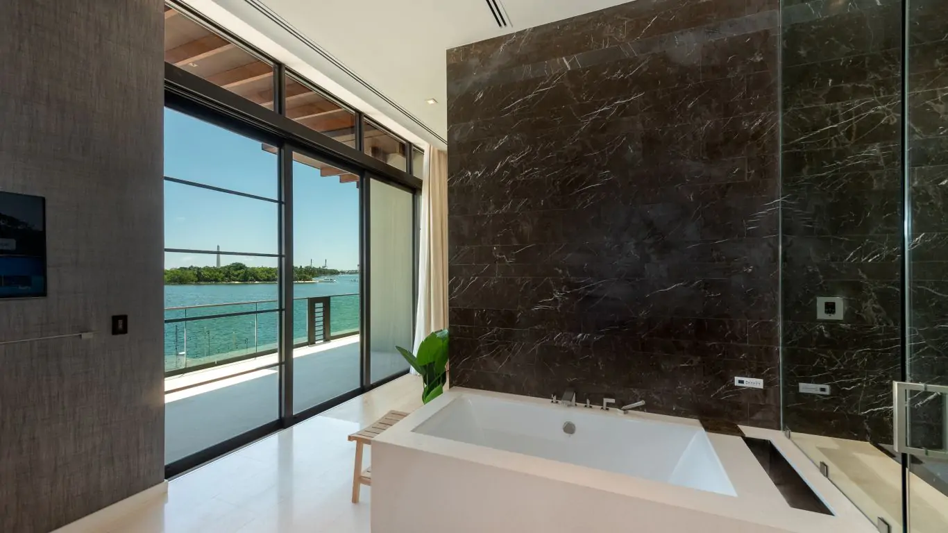 Villa Izzy | Miami