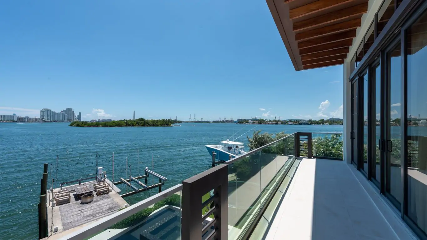 Villa Izzy | Miami