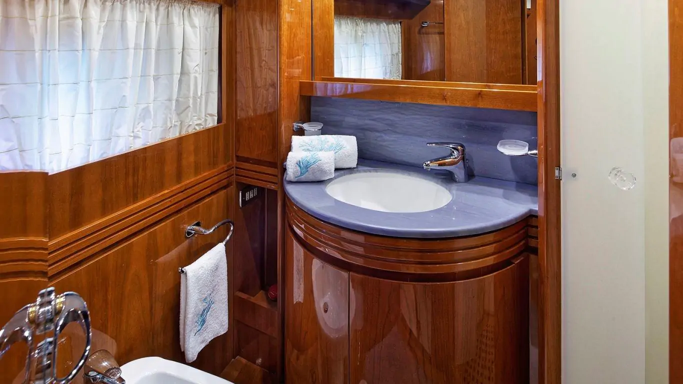 Yacht AQVA 72 | Yachts