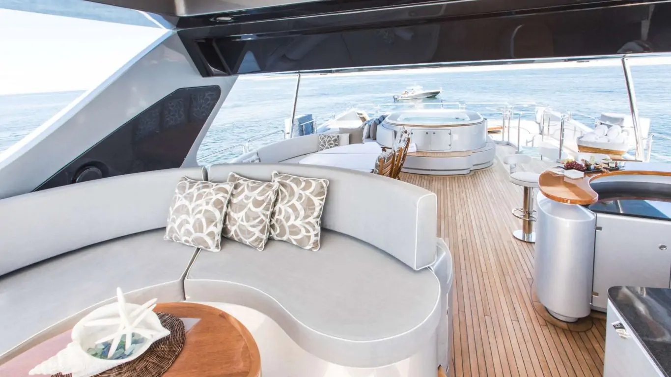 Yacht Tail Lights 116 | Yachts