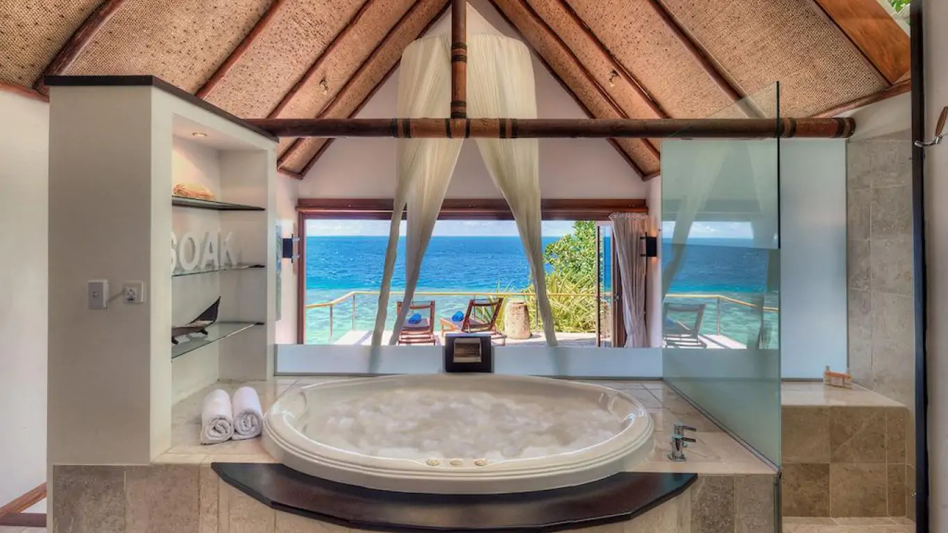 Royal Davui | Pacific Ocean Islands