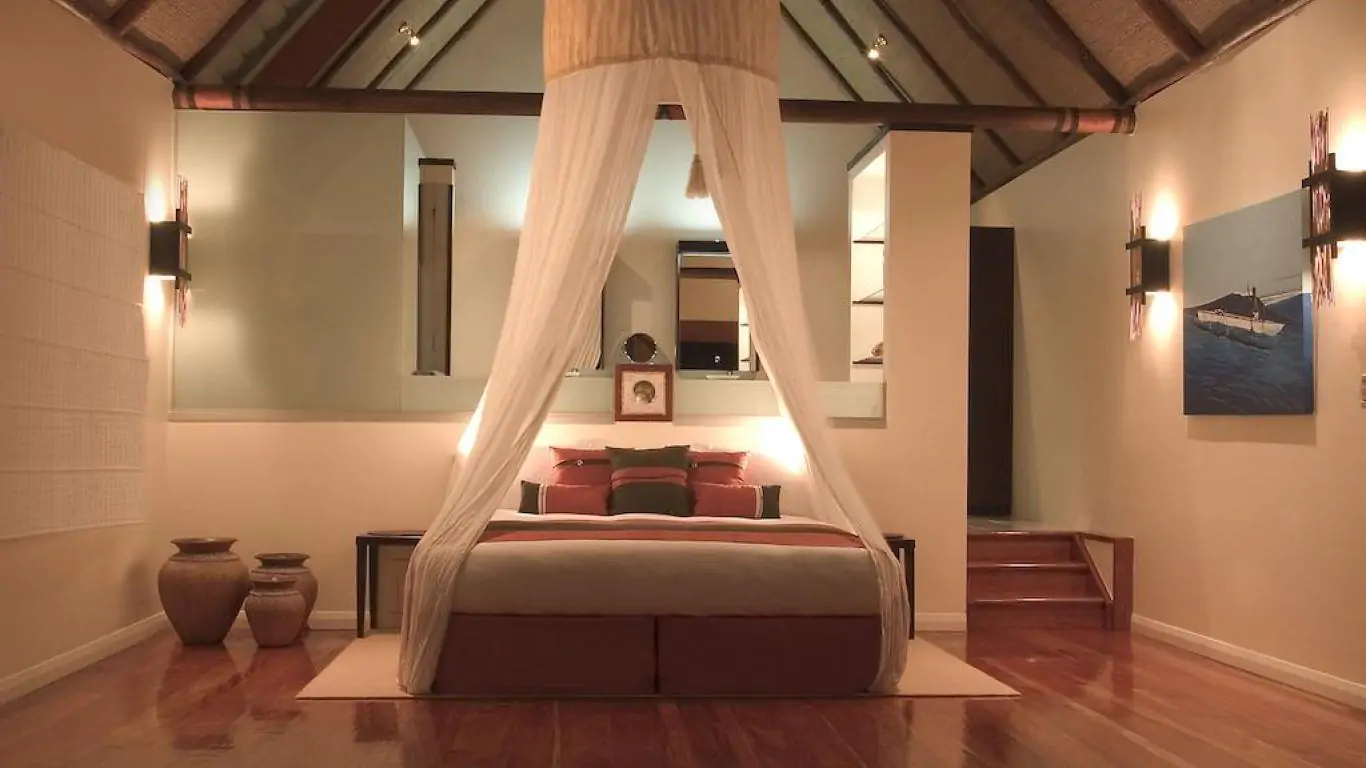 Royal Davui | Pacific Ocean Islands