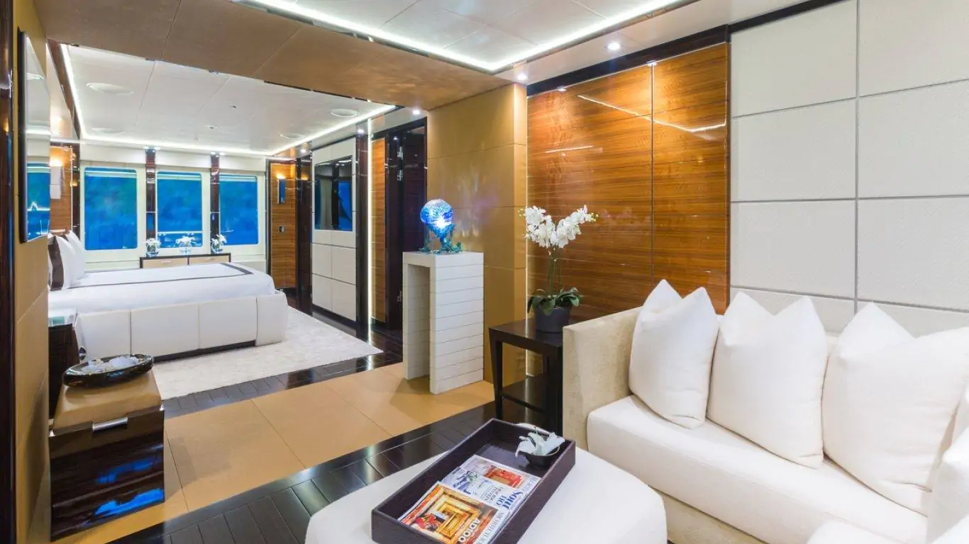 Yacht Party Girl 205 | Yachts