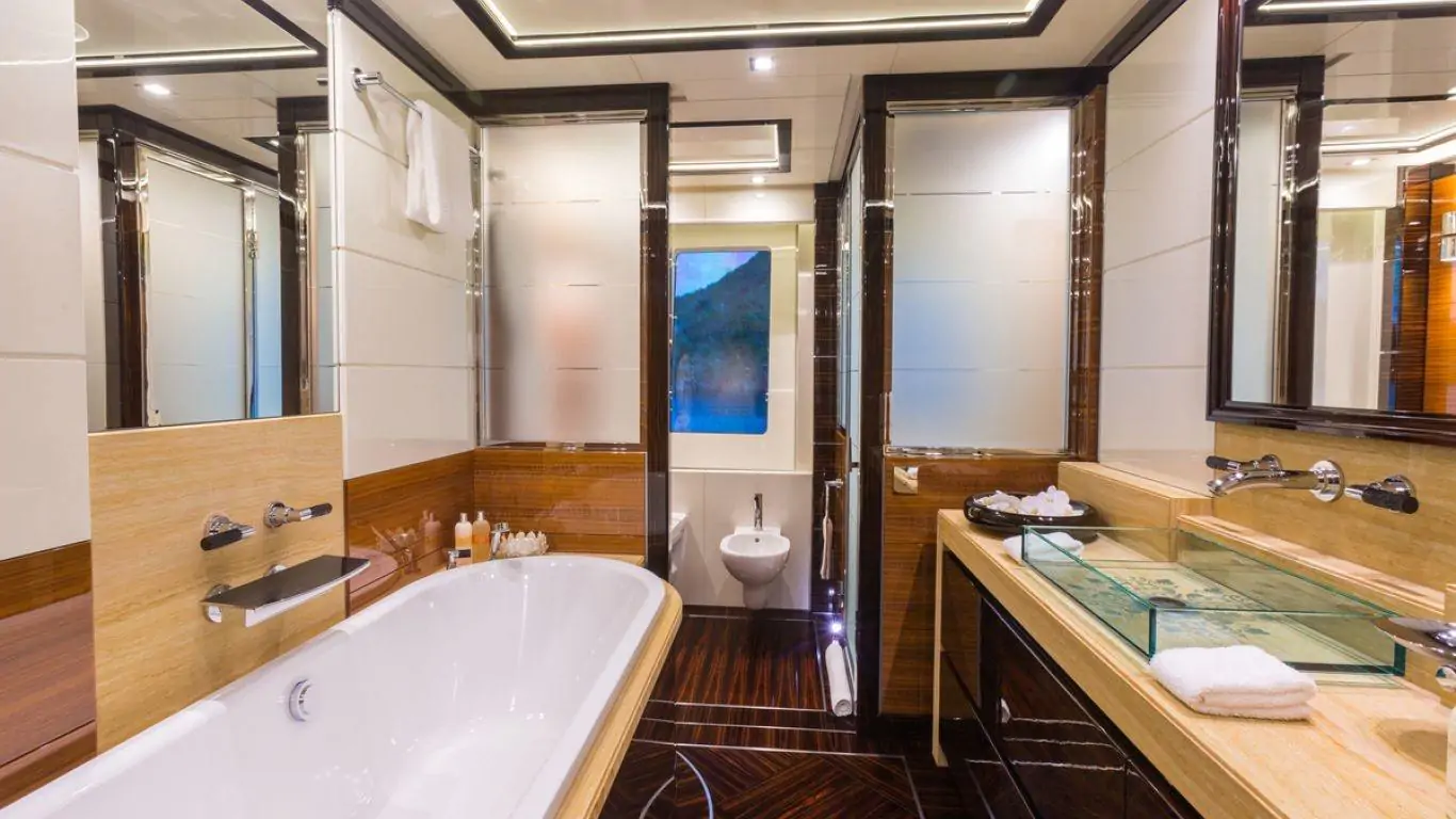 Yacht Party Girl 205 | Yachts