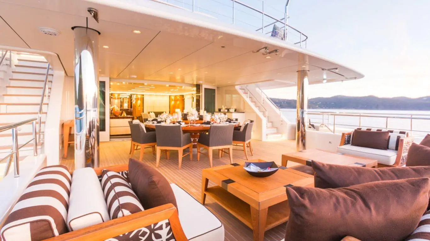 Yacht Party Girl 205 | Yachts