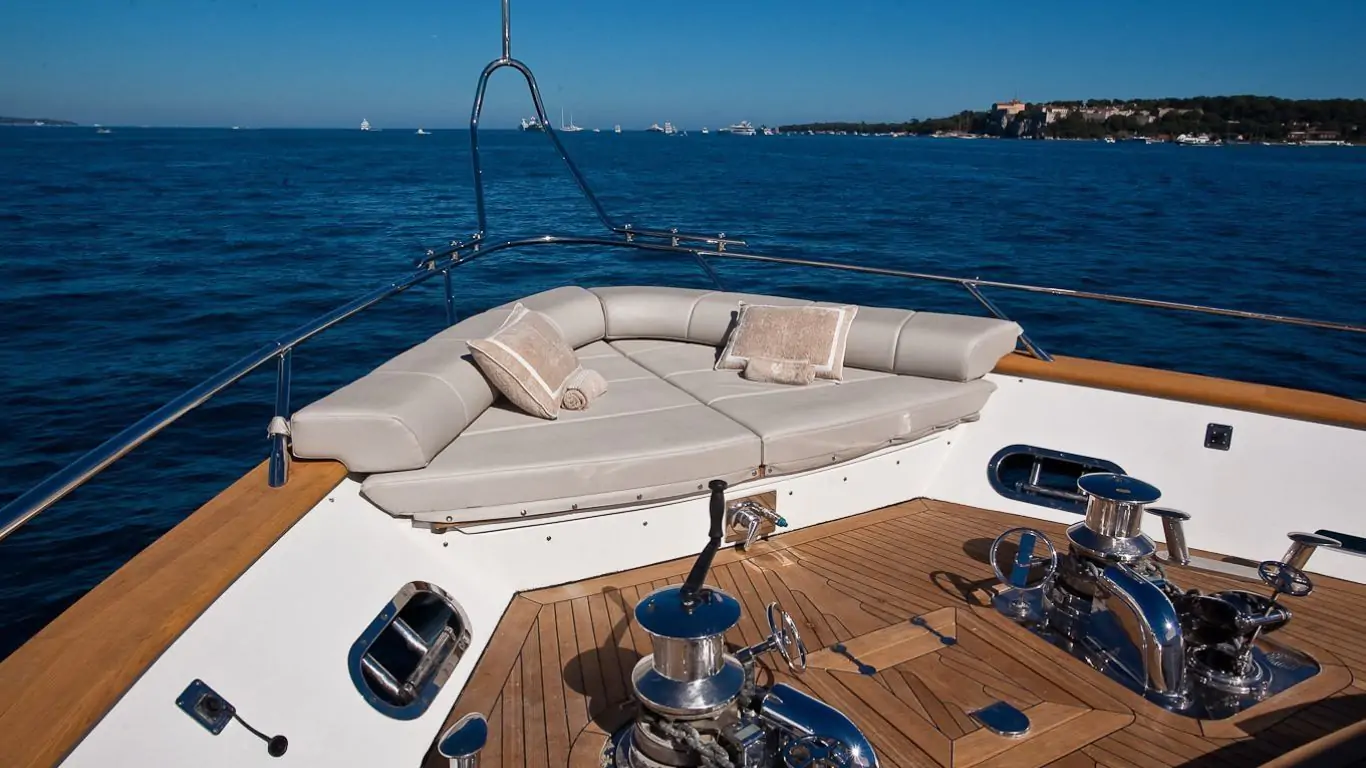 Yacht Aubrey 94 | Yachts
