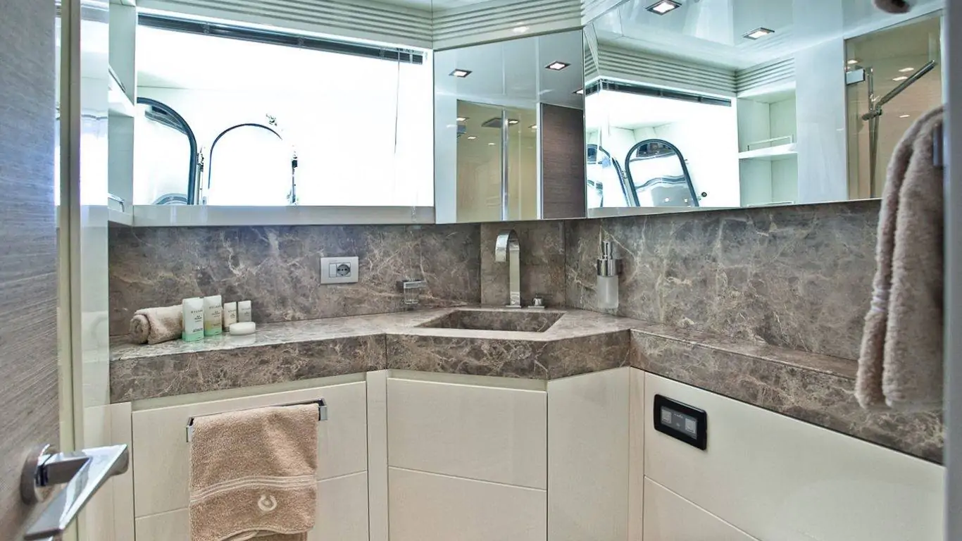 Yacht Aubrey 94 | Yachts