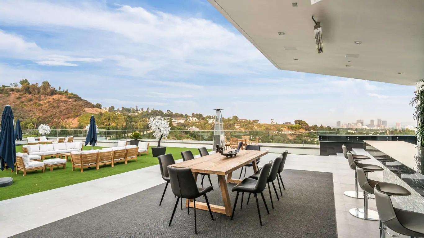 Villa Dominica | Los Angeles