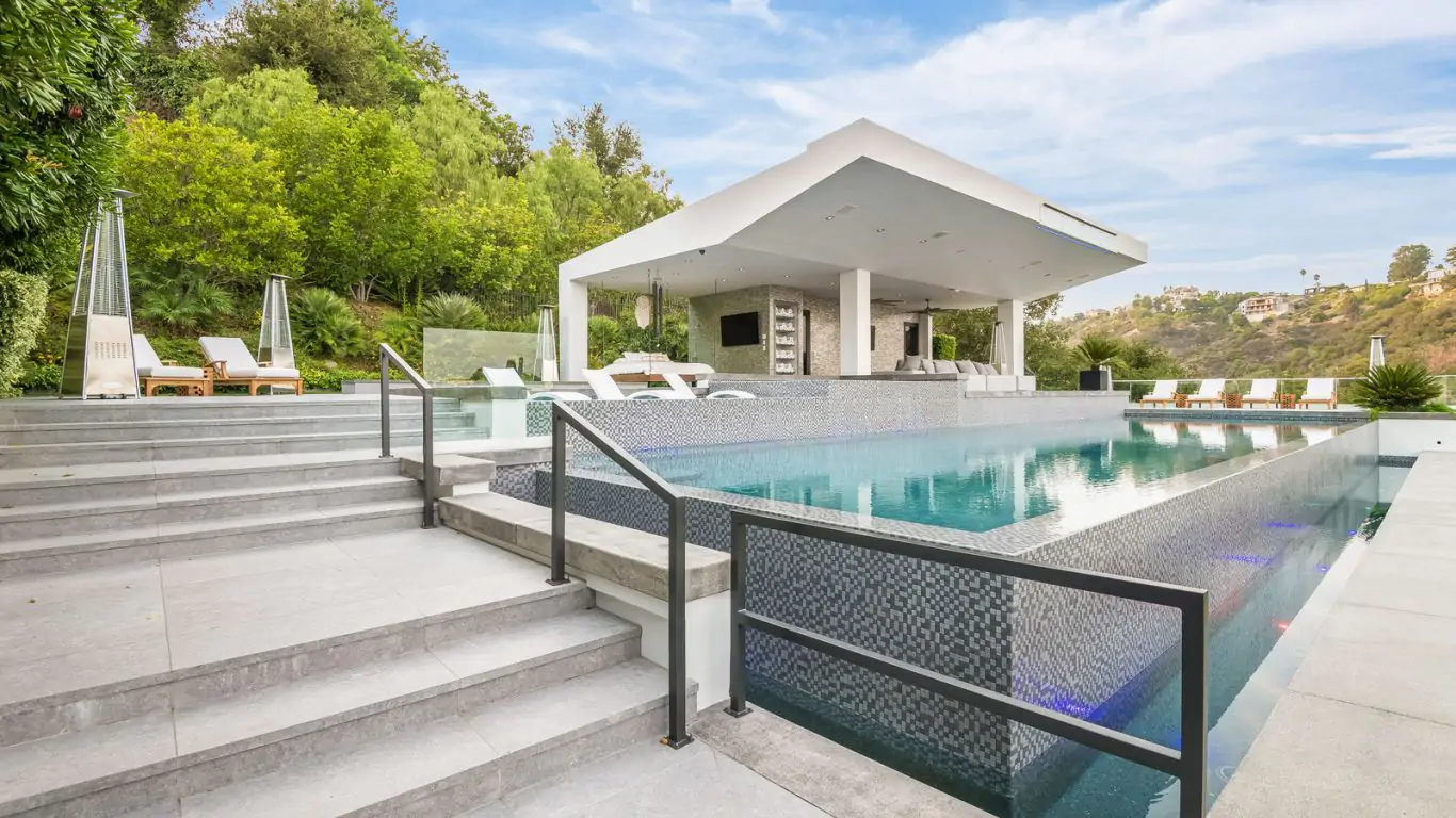 Villa Dominica | Los Angeles