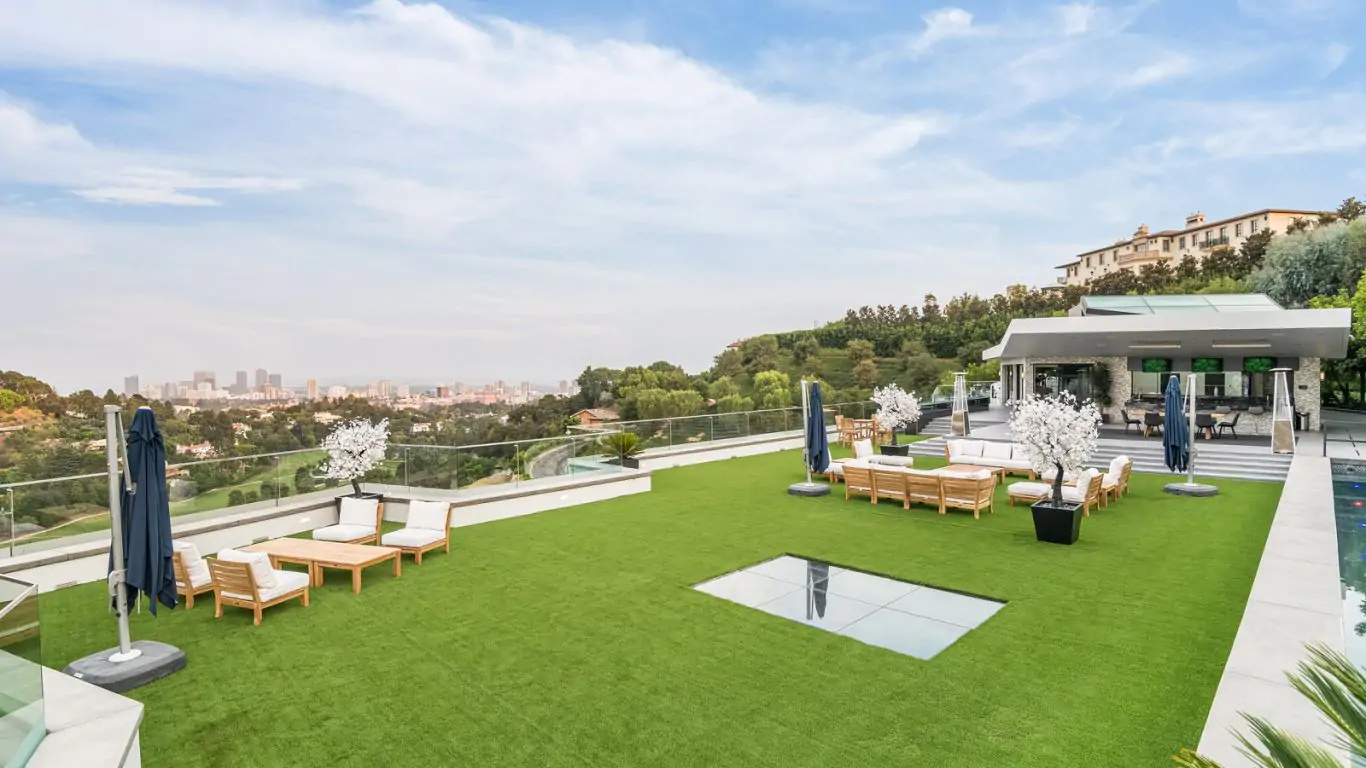 Villa Dominica | Los Angeles