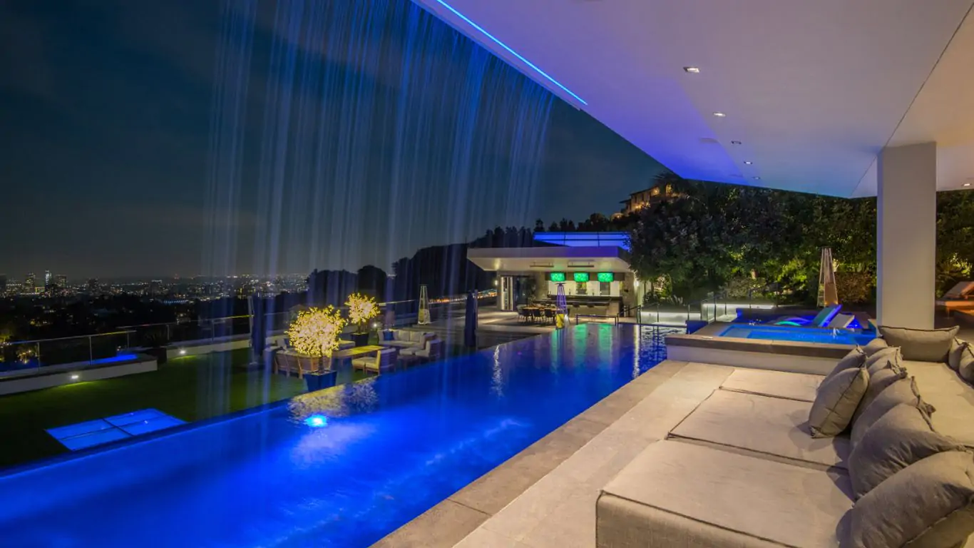 Villa Dominica | Los Angeles