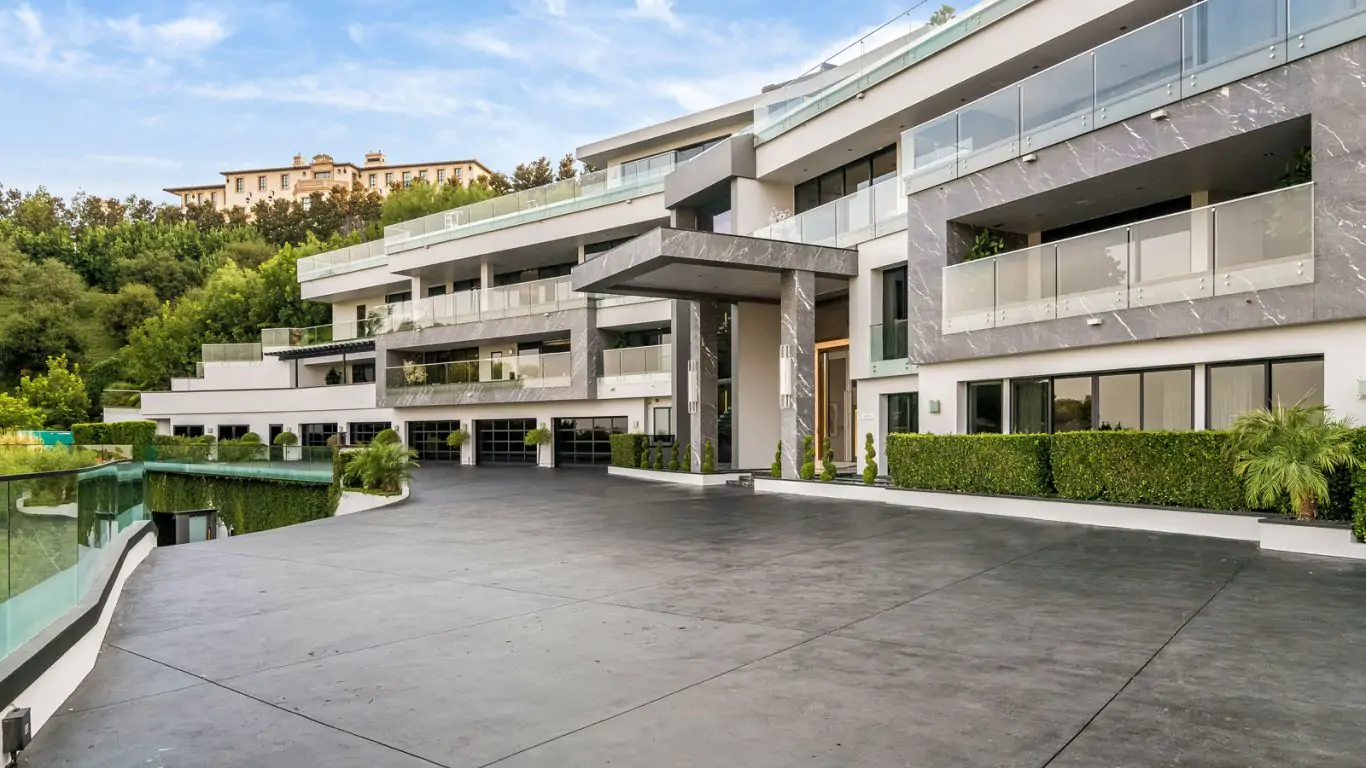 Villa Dominica | Los Angeles