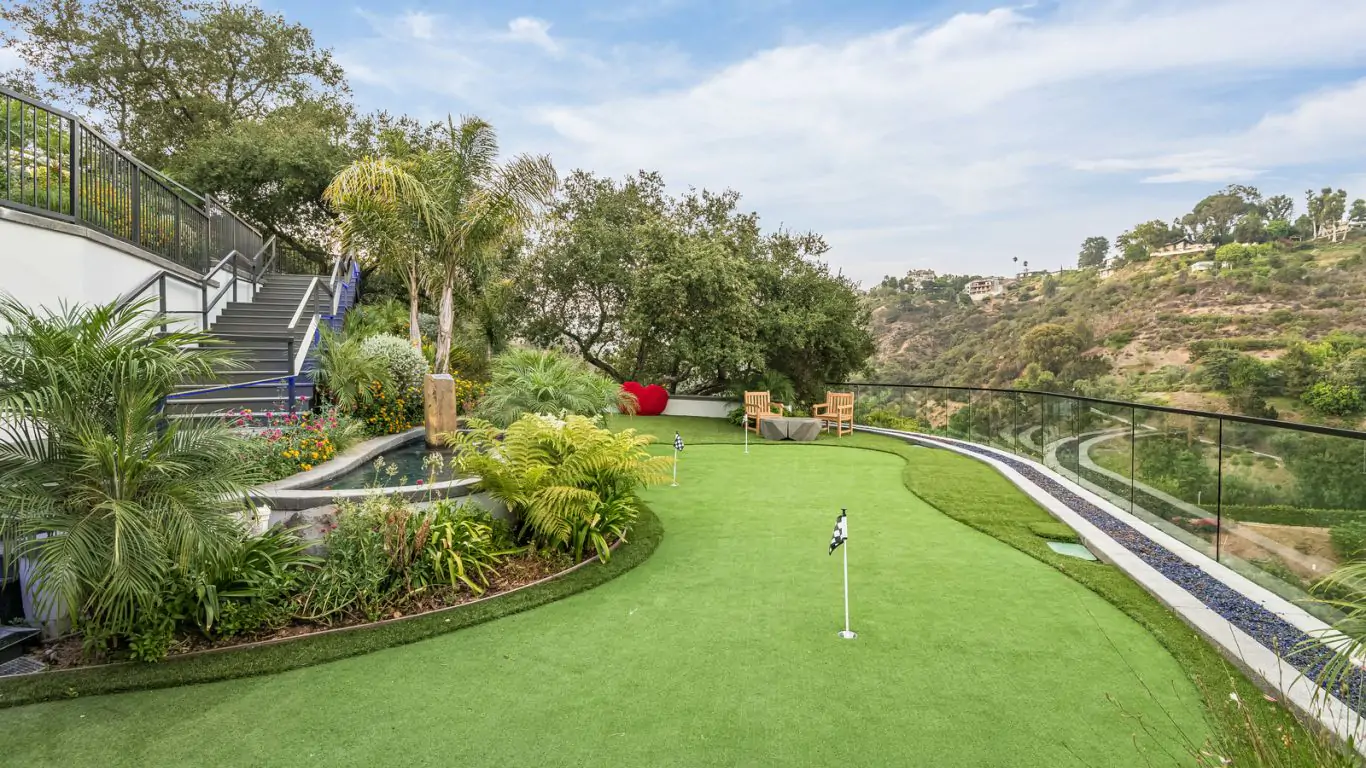 Villa Dominica | Los Angeles