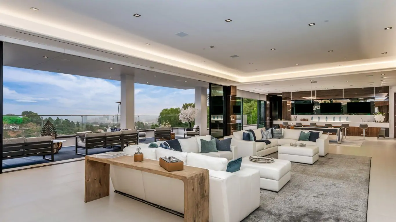 Villa Dominica | Los Angeles