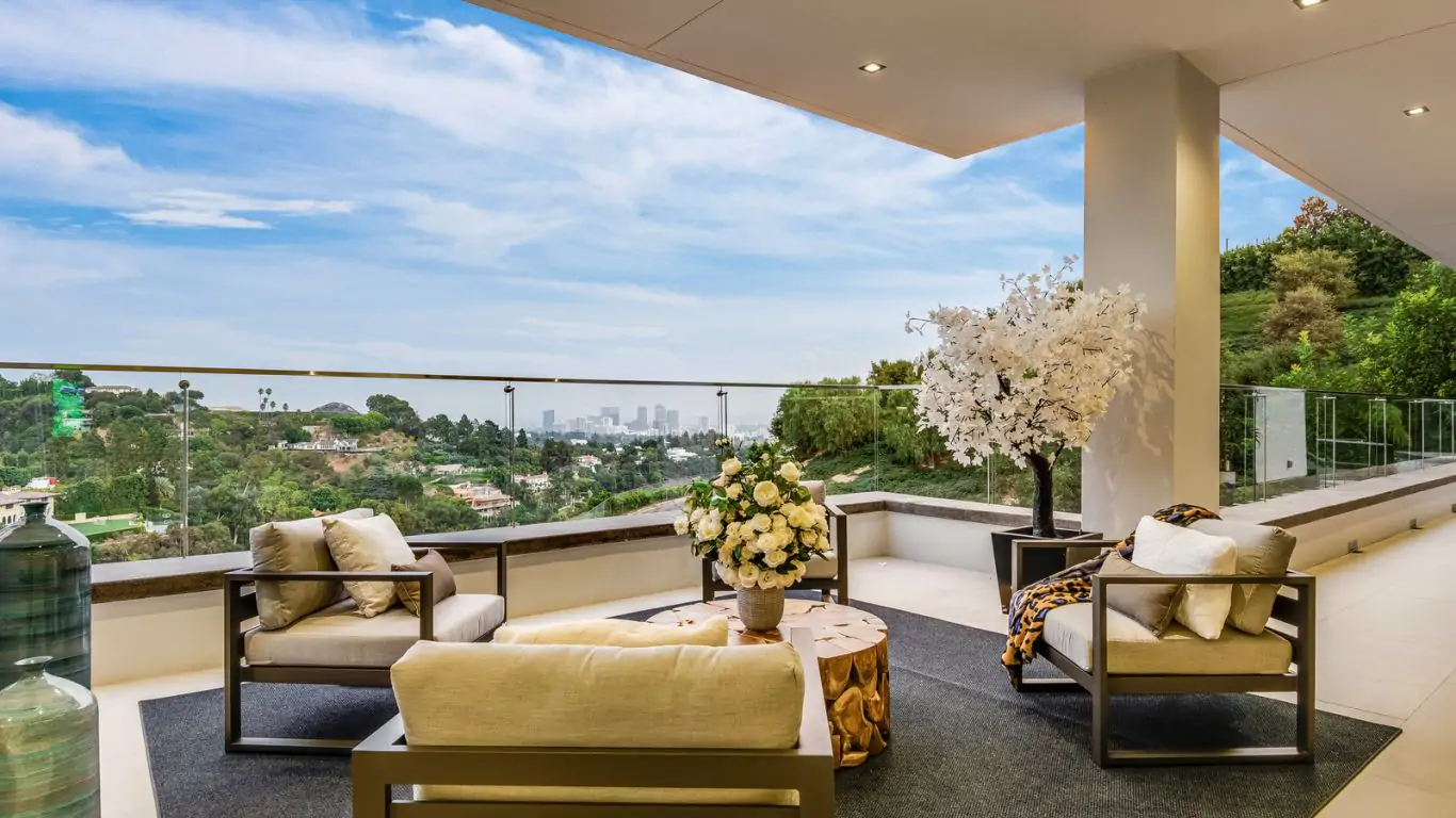 Villa Dominica | Los Angeles