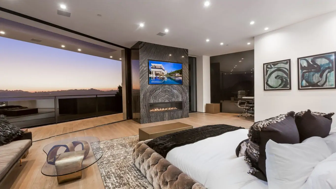 Villa April | Los Angeles