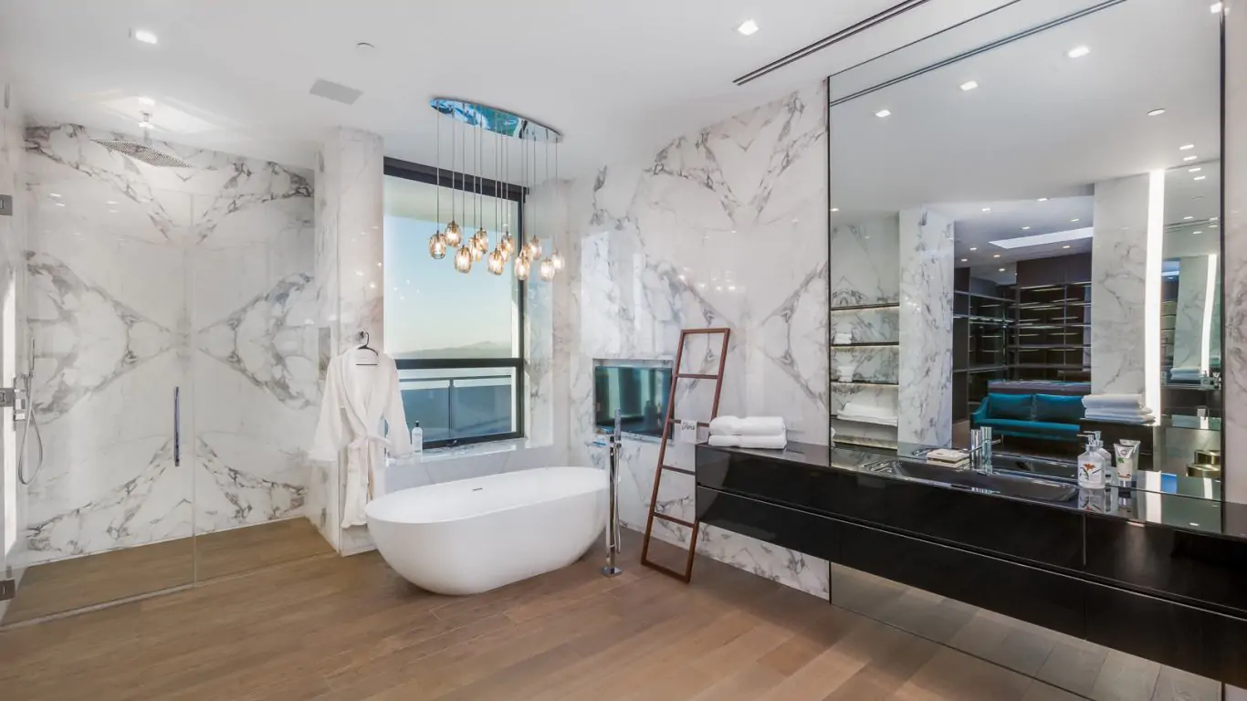 Villa April | Los Angeles