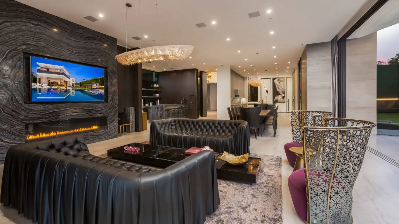 Villa April | Los Angeles