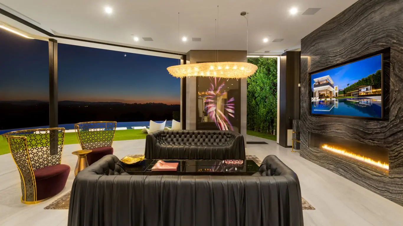 Villa April | Los Angeles