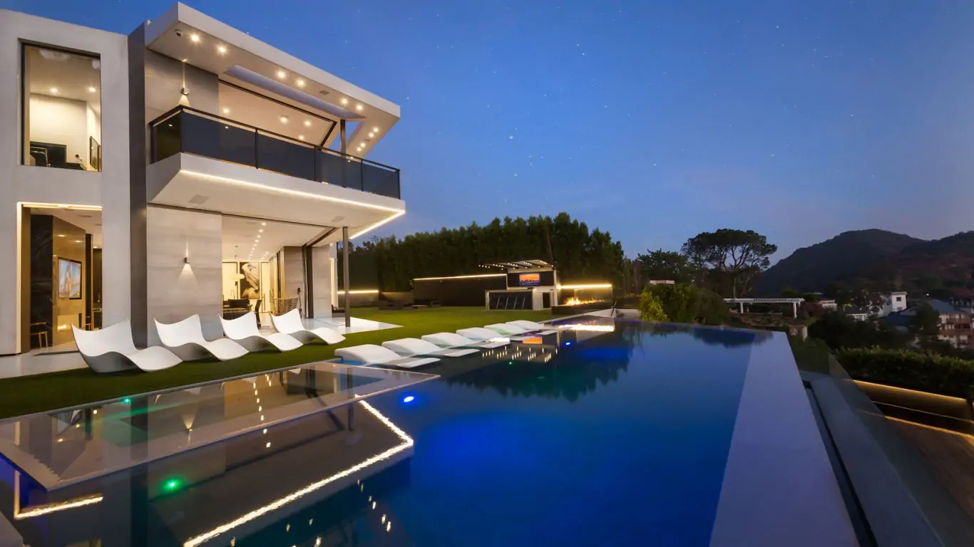 Villa April | Los Angeles