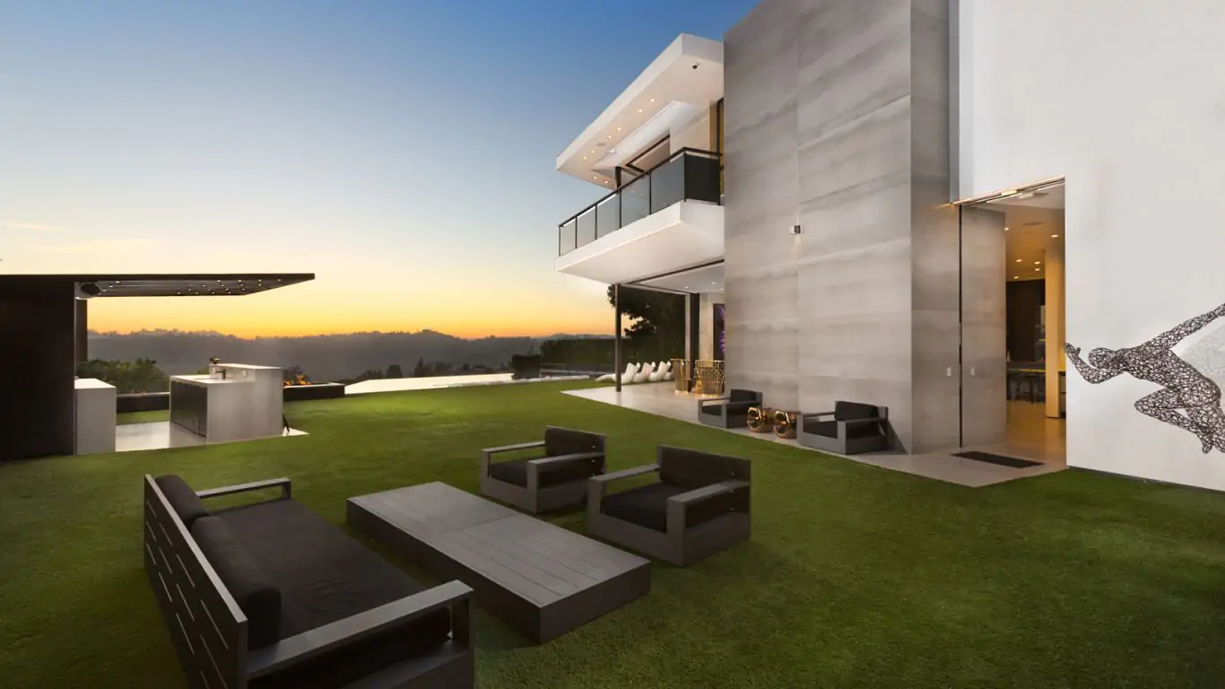 Villa April | Los Angeles