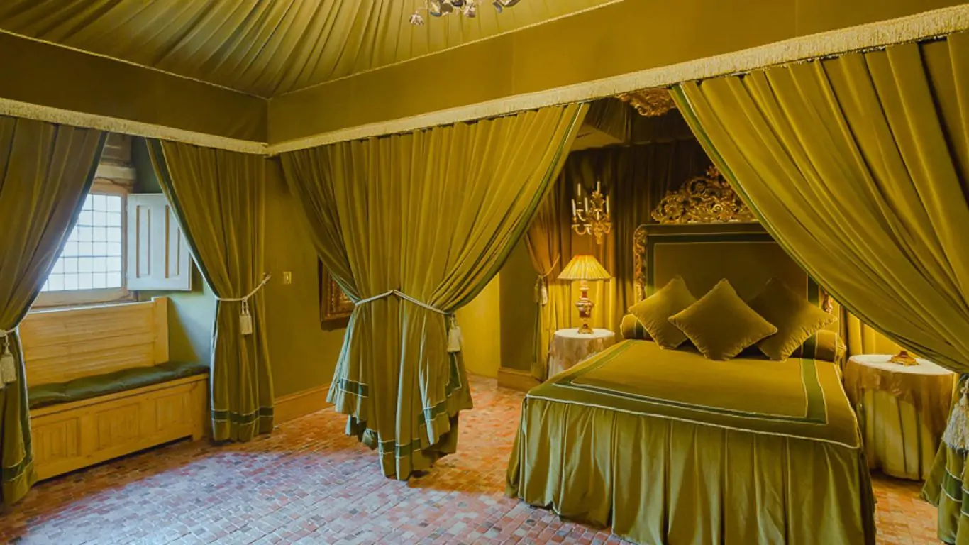 Chateau Ophelia | Paris