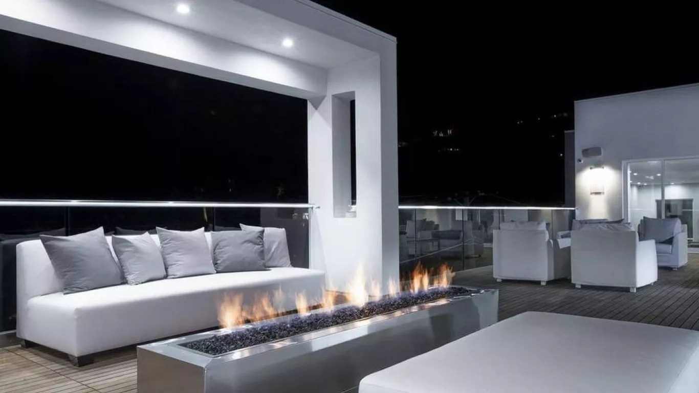 Villa Ninel | Los Angeles