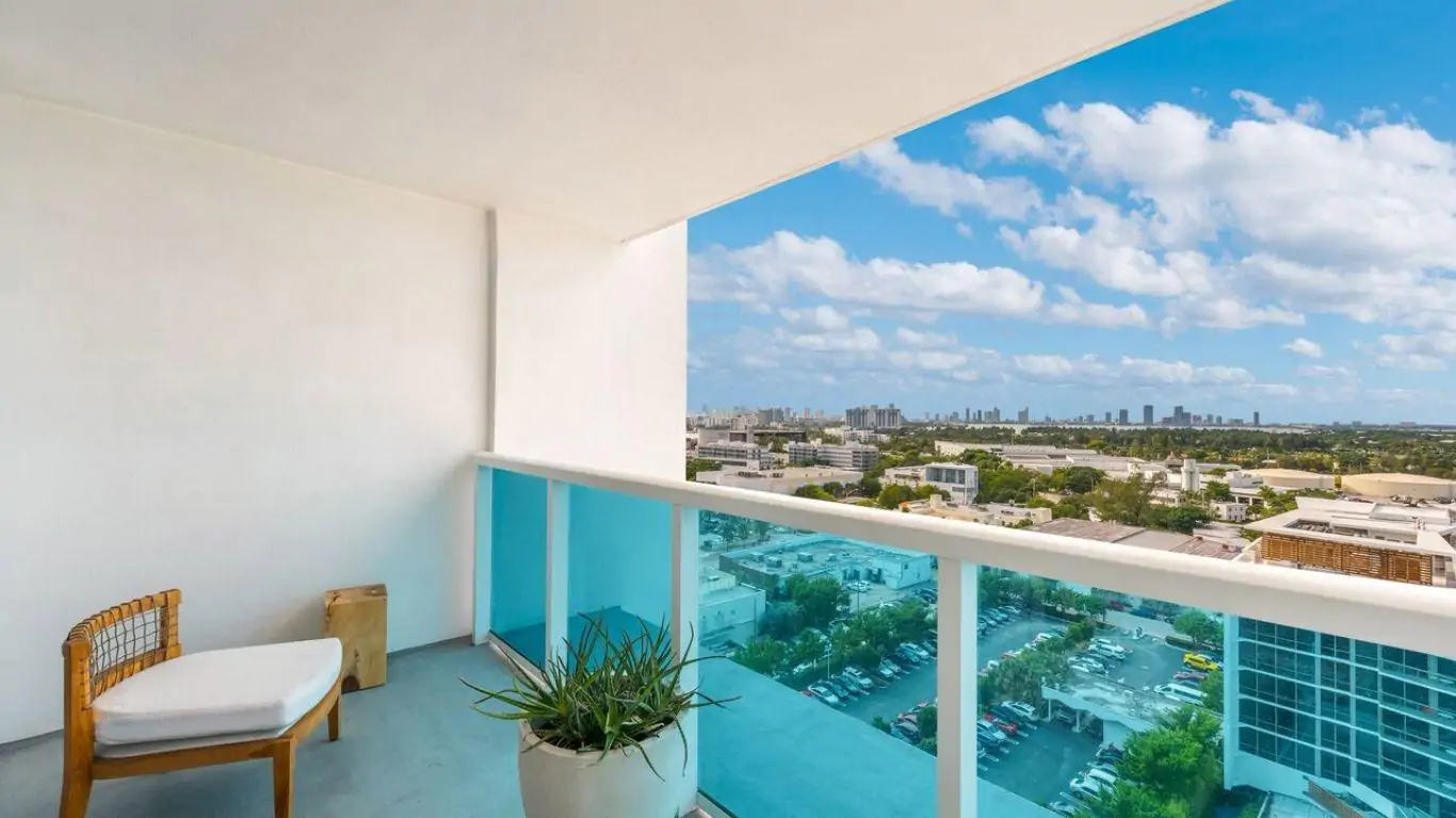 1 Hotel Apartment Den | Miami