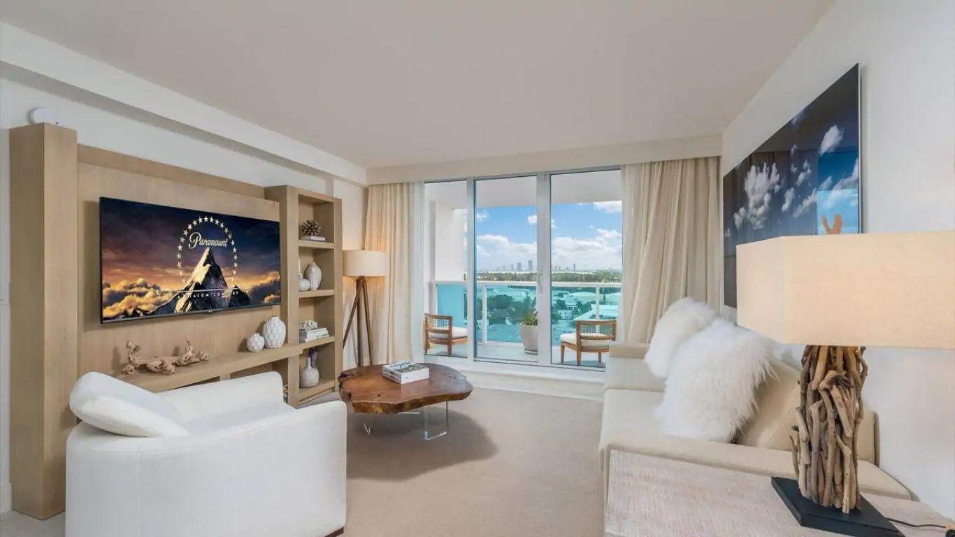 1 Hotel Apartment Den | Miami