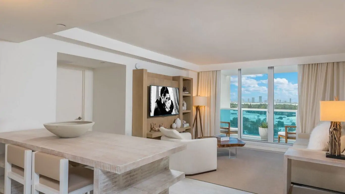 1 Hotel Apartment Den | Miami