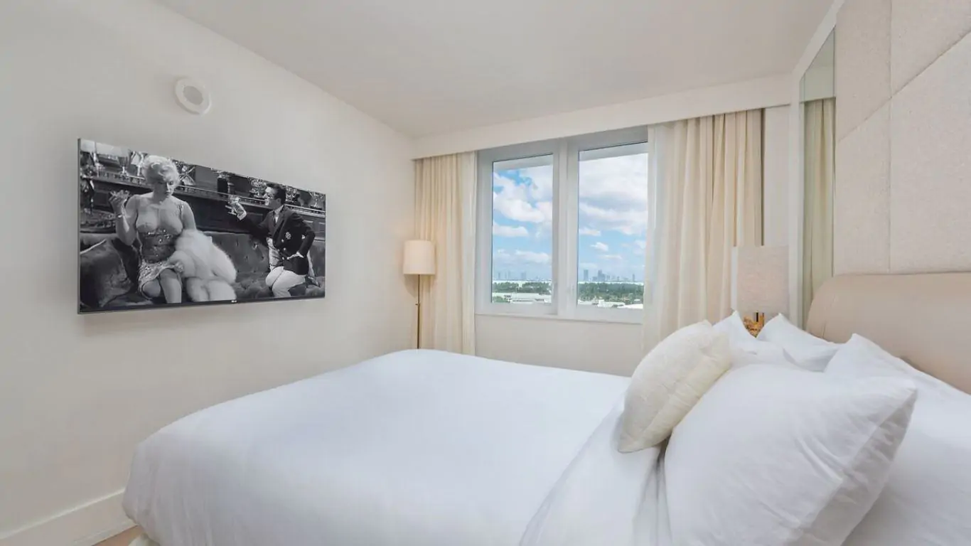 1 Hotel Apartment Den | Miami