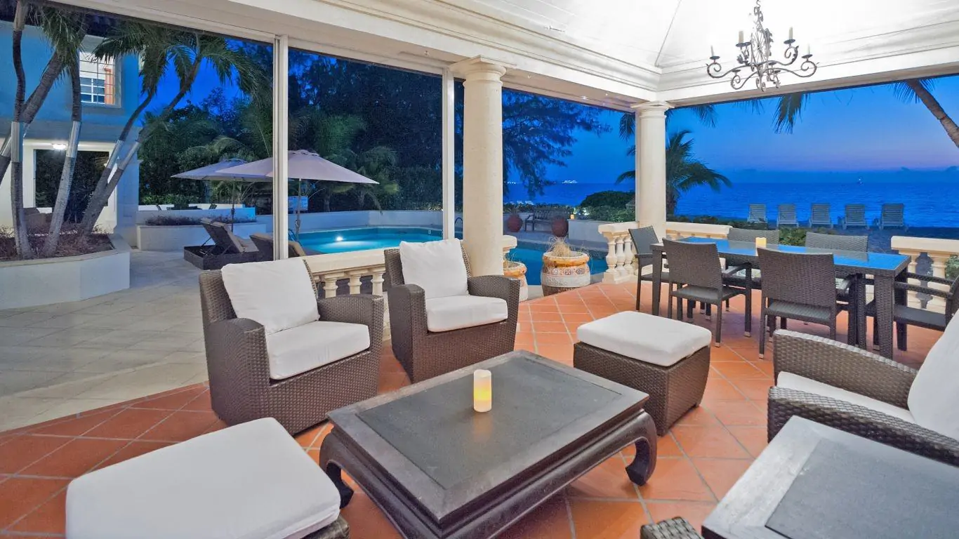 Villa Coconut Walk | Cayman Islands