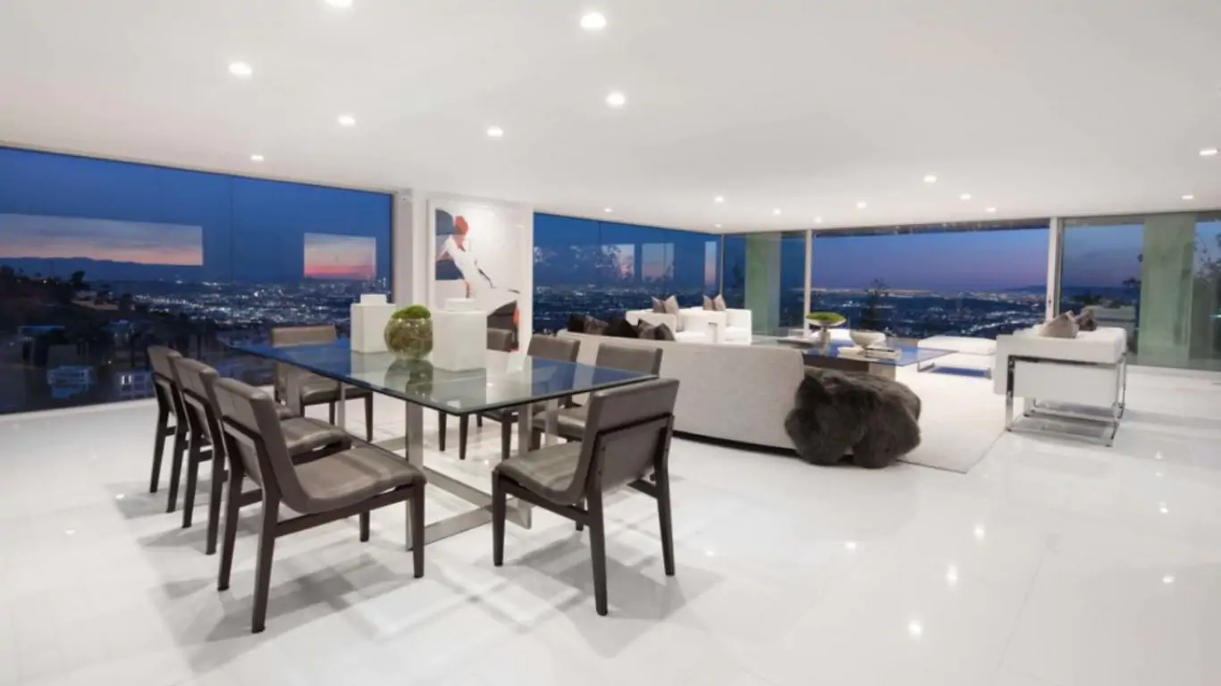 Villa Raina | Los Angeles