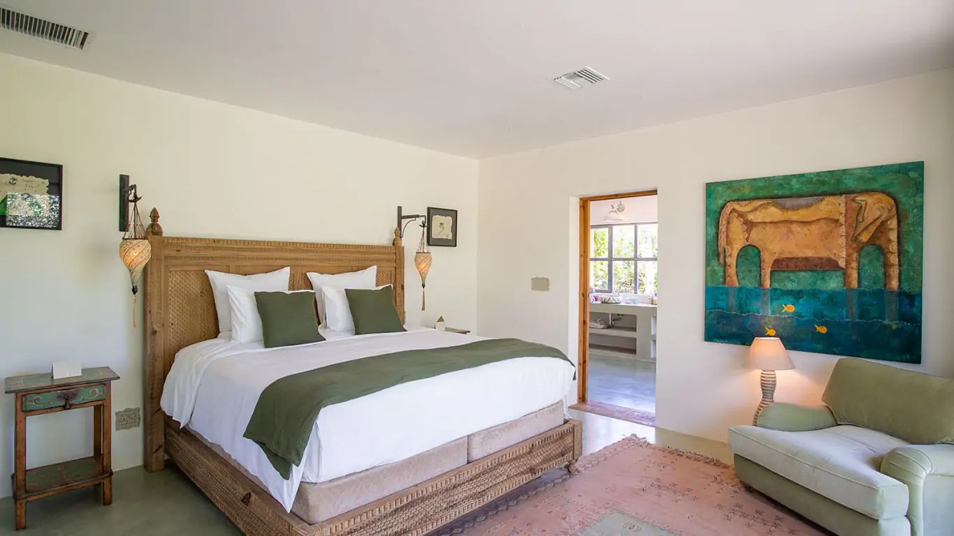 L Hacienda | Bahamian Islands