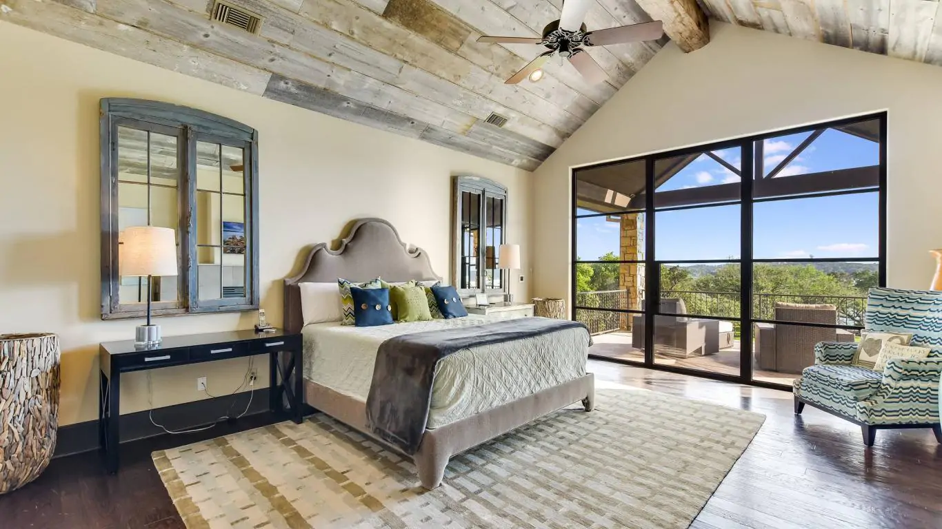 Villa Mia | Austin