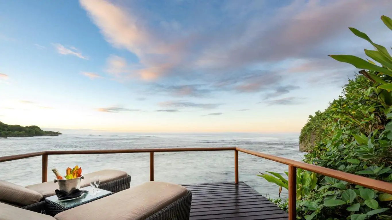 Namale Resort & Spa | Pacific Ocean Islands