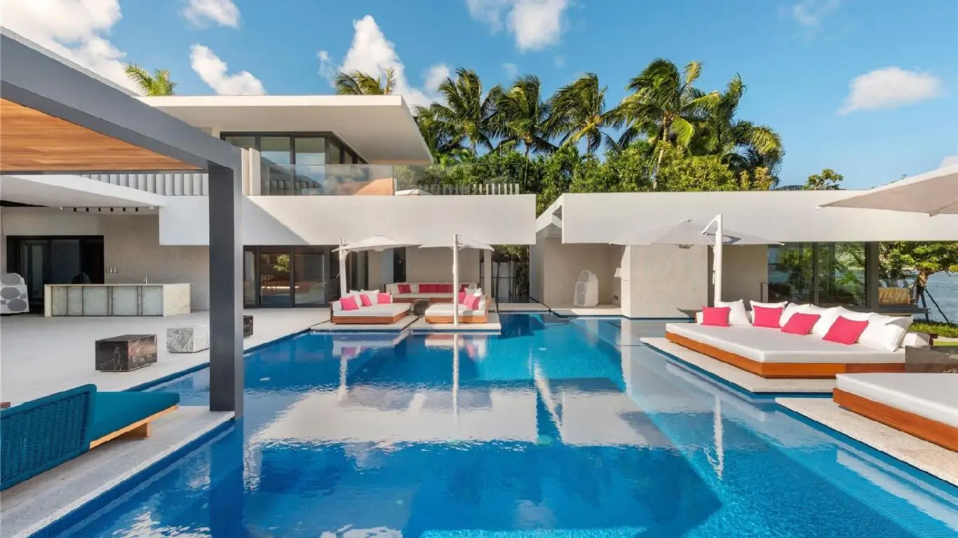 Villa Jolie | Miami