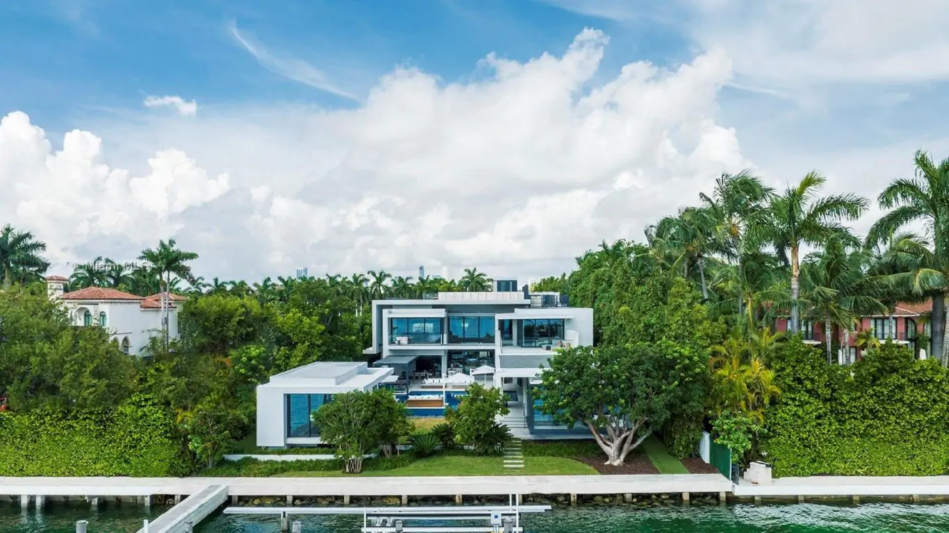 Villa Jolie | Miami