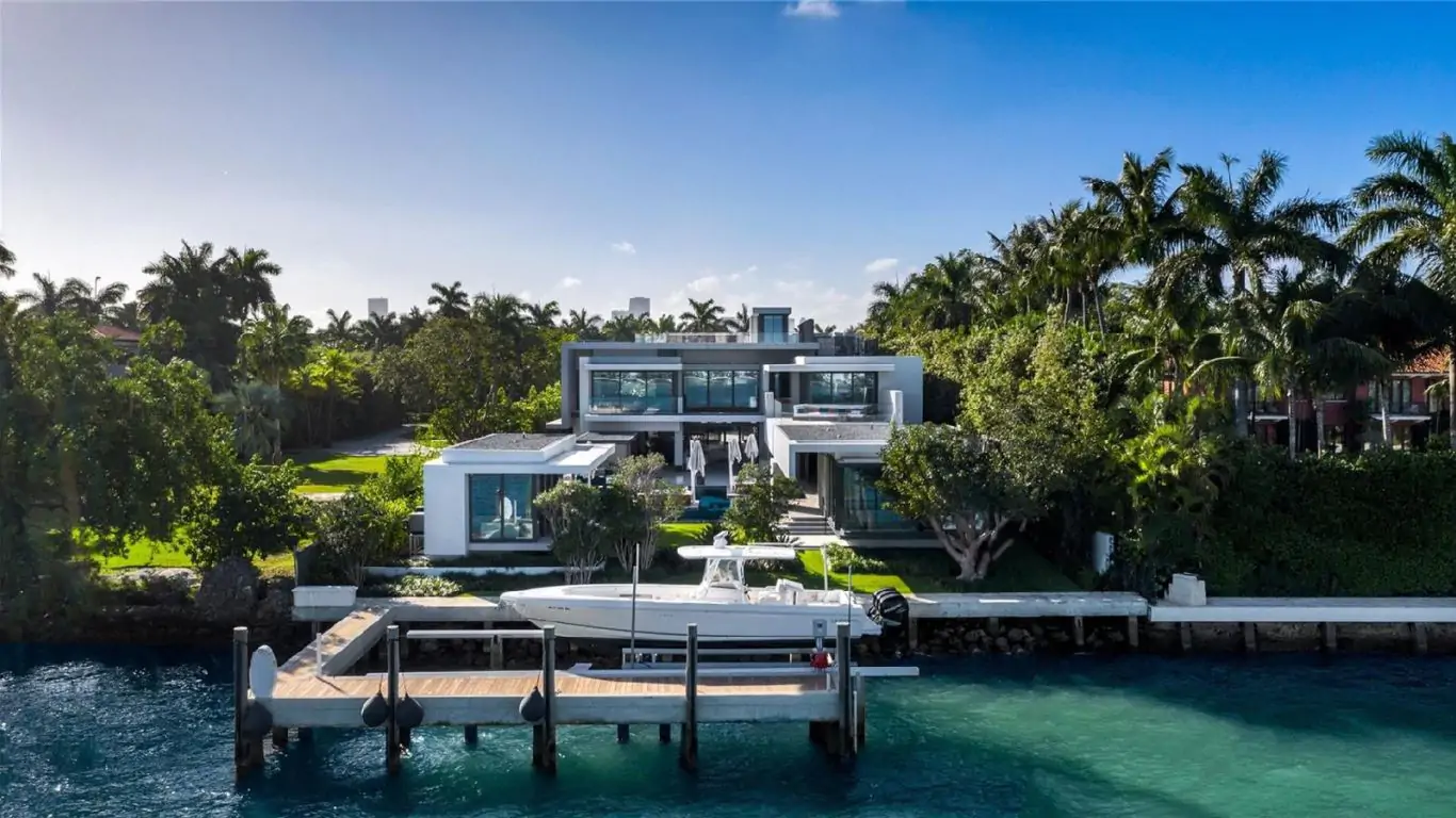 Villa Jolie | Miami