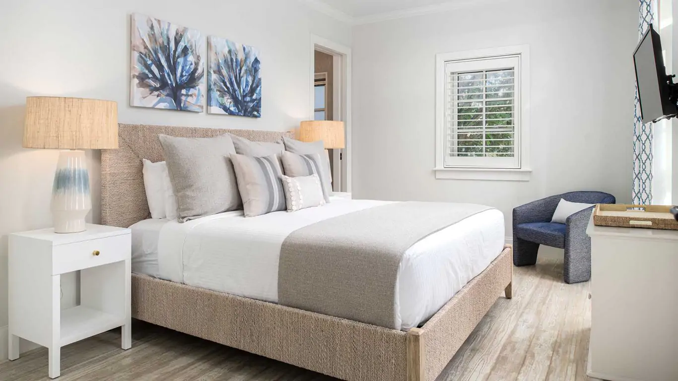 Lizard Lounge | Turks and Caicos