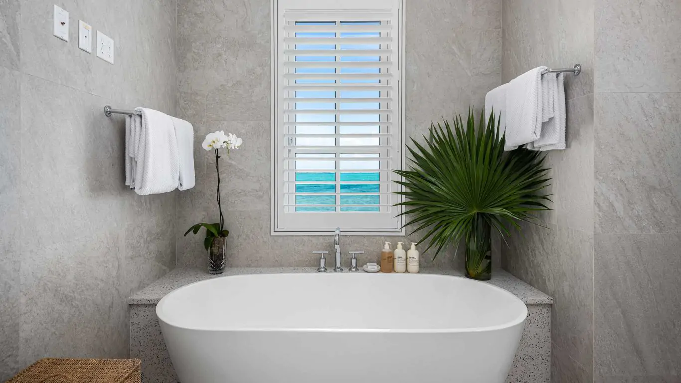 Lizard Lounge | Turks and Caicos