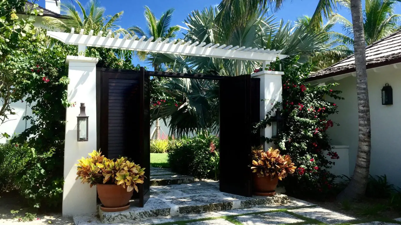Illawarra House Albany | Bahamas