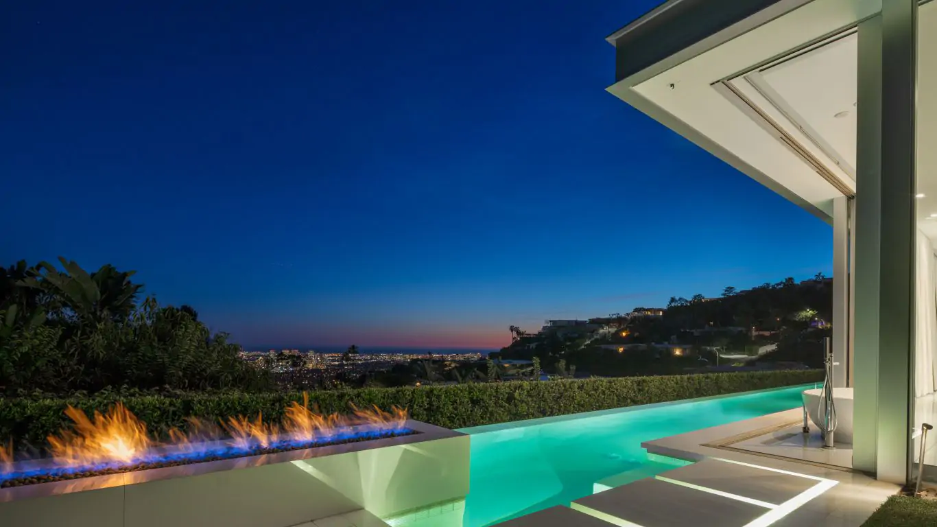 Villa Luna | Los Angeles