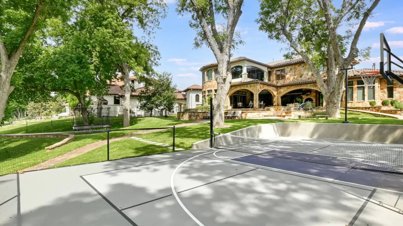 Villa Penelope | Austin