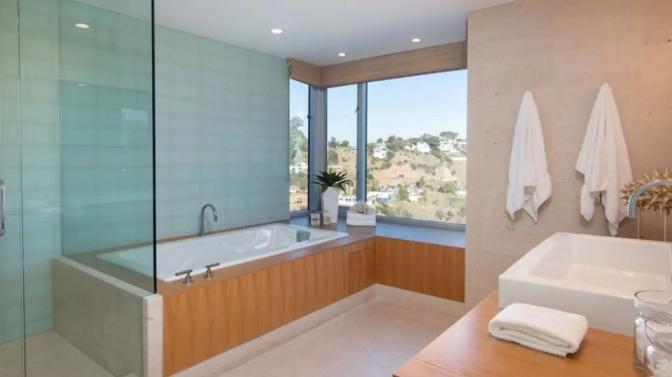 Villa Raina | Los Angeles